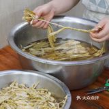「云记面馆(中山北路店)」面馆的生意和隔壁的这家网红