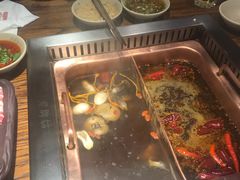 -老牌坊云南鱼豆花火锅(嵩山店)