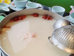 -马家斑.鲜鱼火锅(松湖万科店)