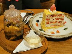 当季鲜草莓蛋糕-懒鱼时光馆(沙坪坝店)