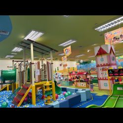 -莫莉幻想儿童乐园(武汉经开永旺店)