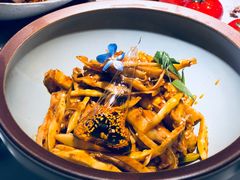 敲糖棒棒鸡-辛香汇·现炒川菜(淮海路百盛店)
