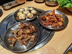 -极简·炭火烤肉主题餐厅·龙虾烧烤·烤羊排(宝龙店)