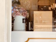 -FLOVIE FLORIST CAFE