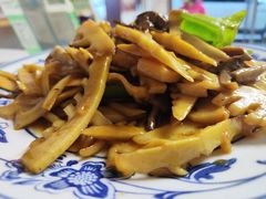 -天天向上素食餐厅(五台山店)