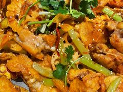 招牌悦蓉牛蛙干锅-精悦蓉(松江万达广场店)