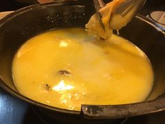 -鲜入围煮花胶鸡海鲜火锅