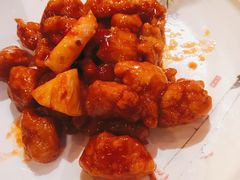 菠萝咕噜肉-吴越荣记苏州菜·松鼠桂鱼100%活鱼现做(斜塘老街店)