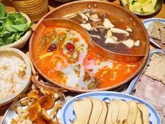 -洱火云南酸菜牛肉火锅(石景山当代商城店)