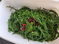 炝拌草原沙葱-德乐海蒙餐