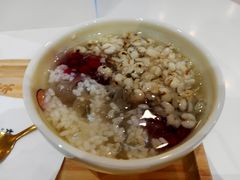 酒酿红豆薏米羹-炖物24章·顺时轻养茶(杭州大厦店)