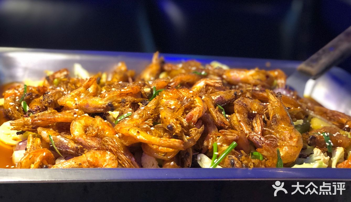 贵阳吃喝玩乐一条街 鸿通城快来逛一逛