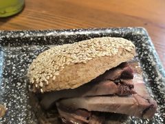 -老天桥酱肉烧饼夹肘子(天桥店)