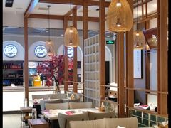 -三人行骨头王火锅(长寿店)