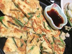 海鲜葱饼-明洞阿姨·韩式酱蟹烤肉·创意料理(三元桥店)