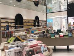 -钟书阁(群光广场店)