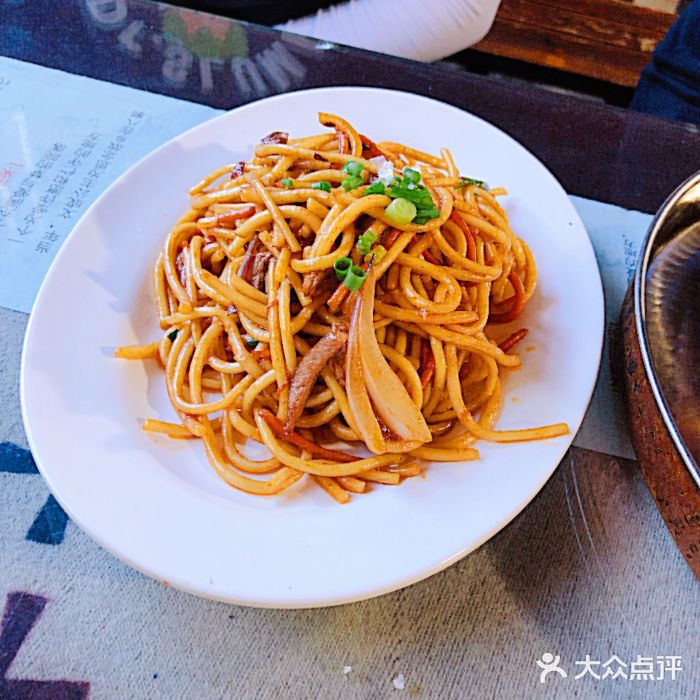 喜鹊阁厨房炒藏面图片