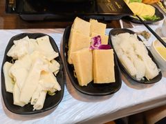 -鲜入围煮花胶鸡海鲜火锅