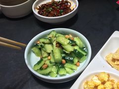 拍黄瓜-辣尚瘾·烤鱼·新川菜(交大直营店)