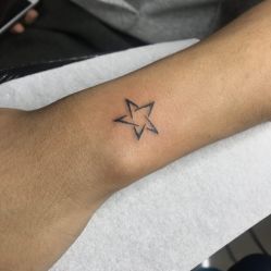 -SNOW TATTOO STUDIO