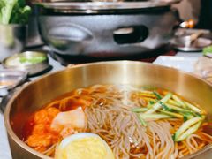 朝鲜冷面-围炉肉舍•炭烤活鳗•丹东海鲜烤肉(步行街店)