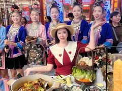 -刘姐啤酒鱼民族演艺餐厅(西街总店)