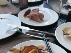 -大中华希尔顿酒店-念自助餐·嗨啤·小龙虾