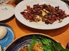 -老滇山寨•云南特色菜•地方菜•民族风情歌舞表演(金碧店)