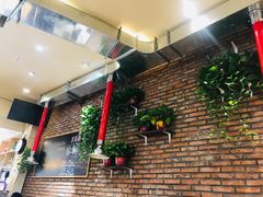 大堂-超越炭火牛蛙火锅鸡(河东店)
