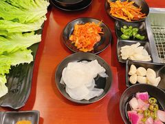 -肉甲韩国木炭烤肉(新壹街1店)