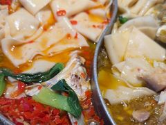 -阿瓦山寨·湘菜现炒·剁椒鱼头王(咸阳总店)