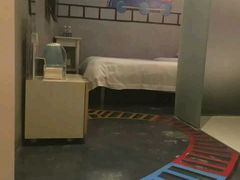 -卡罗酒店(东门晒布地铁站店)