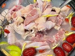 -鹏鹏虾庄·创新土鸡火锅(坪山高铁站店)