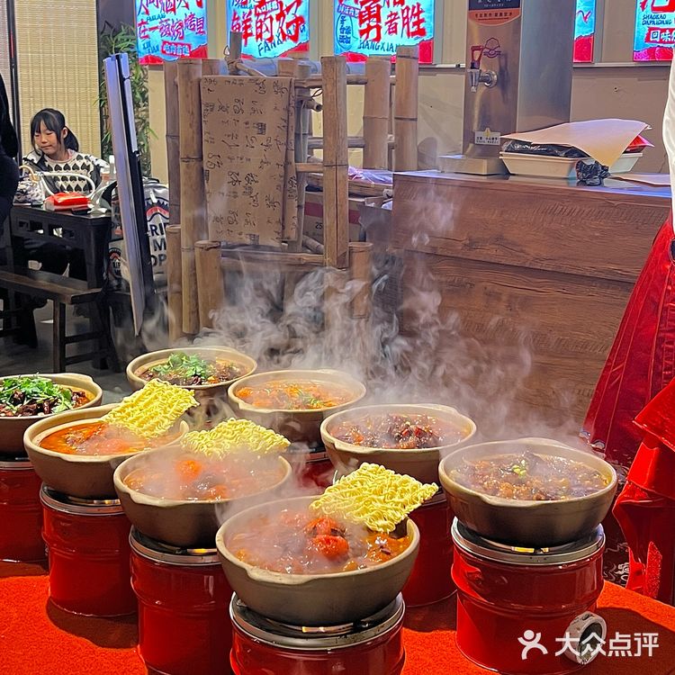 范翔我真是开到哪吃到哪 任何新店都不会错过！