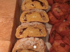 烤鱼牛角包-YUMI芽米·法式烘焙·咖啡(文化宫店)