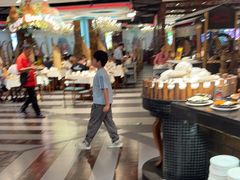 -四海一家自助餐(益田假日广场店)