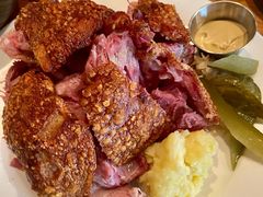 招牌脆皮烤猪肘-Malena玛莲娜