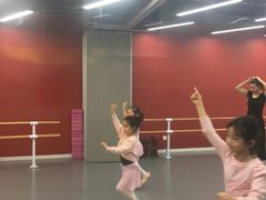 -舞霖精灵国际舞蹈教育中心(华创生活广场店)