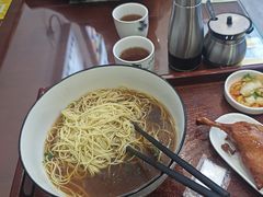 -百年老字号·观振兴蟹黄面·三虾面·苏式面(观前街富仁坊巷店)