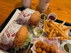 -The Habit Burger Grill 哈比特汉堡(复兴soho店)
