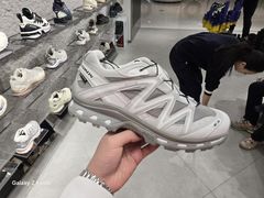 -SALOMON萨洛蒙(青岛海信店)