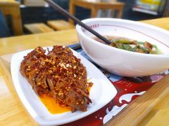麻辣鸭头-呷佬·长沙手工米粉(金沙江路店)