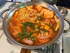 部队火锅-富乐满韩国正宗炸鸡韩国料理(虹泉路店)