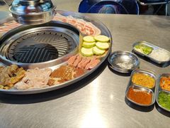 -哈哈碳都·牛肋条无限自助烤肉(台江万达店)
