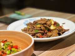 -三湘四水正宗湘菜(君峰路店)