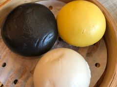 三色流沙包-潮府馆·非遗潮州菜·世纪公园(新国际博览中心店)