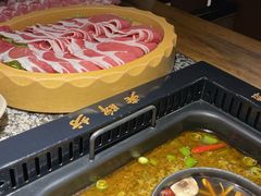 -老牌坊云南鱼豆花火锅(哈西万达店)