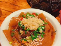 -老牌坊云南鱼豆花火锅(爱建店)