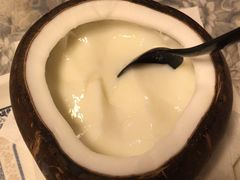 -志龙皇冠吃货椰子铺