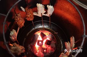 Fruitwood Charcoal-Roasted Goose Wings